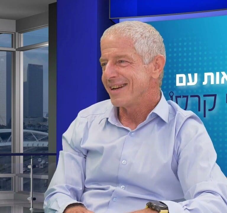 מהי אלופציה אנדרוגנית? כמחצית מהגברים יסבלו מנשירת שיער והתקרחות בגיל 30 | medically plus - youtube